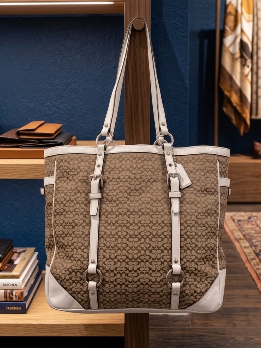 Coach gallery signature jacquard tote bag!! Brown with white leather trim!! - Picture 2 of 8